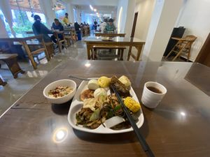 Good selection. Note: realised one of the cakes wasn’t vegan   at Jixiang Vegetarian Restaurant in Lijiang