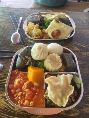  at Jixiang Vegetarian Restaurant in Lijiang