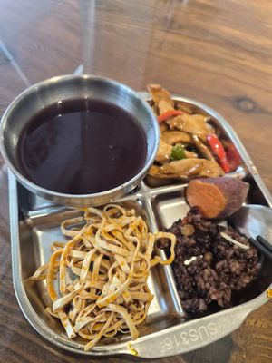  at Jixiang Vegetarian Restaurant in Lijiang