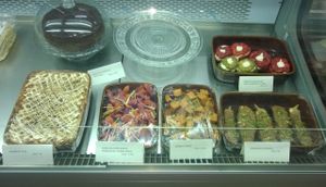 Ready-to-eat meals are available at our supermarket just 2 doors away from the restaurant in case you don´t have the time :) at Centro Ecologico Gaia in Sevilla