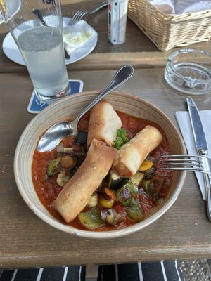 knusprige Polenta Röllchen mit Paradeisasauce und Grillgemüse  at Oberndorfer Wirt in Schmiding
