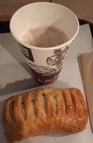 Apfelkoerbchen & Oatly hot chocolate at backWERK in Bocholt