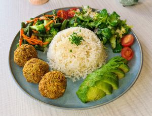 Falafel with greens at Saíra Café in Cascais