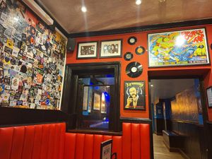 Establecimiento por dentro. at The Lady Luck in Canterbury