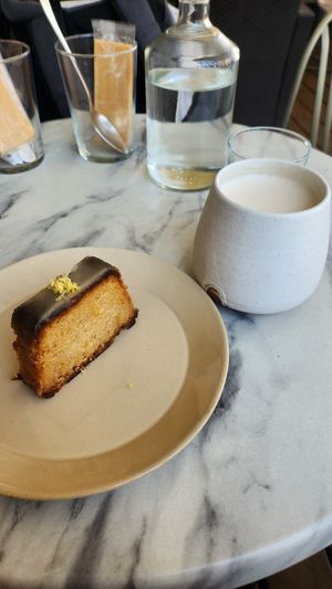 Vegan Citron cake at Woodberry Coffee - 鎌倉店 in Kamakura