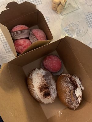 maritozzi e pesche🌱  at Pasticceria Artemisia in Ravenna