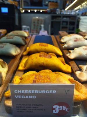 Best vegan empanada at Las Muns in Porto