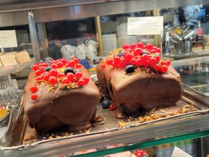 Banana cake with mocha frosting at HEL - Relove - T2 in Vantaa