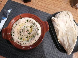 Hummus at Chawarma Canaan in Casablanca