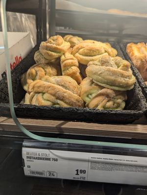  at HEL - Alepa - T2 in Vantaa