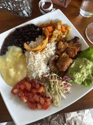 Casado vegetariano (vegan too)   at Soda Viquez in La Fortuna