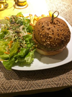 Vegan burger at Eve au Paradis Vegan in Mulhouse