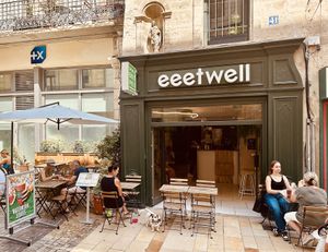   at Eeetwell in Avignon