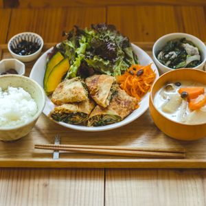 vegetable spring roll set at Shima Vegetable Restaurant おやさい食堂 in Takamatsu