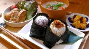 Onigiri set meal at Shima Vegetable Restaurant おやさい食堂 in Takamatsu