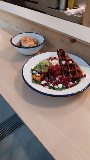 Avocado brunch at Mōpa X La Communale in Saint-ouen-sur-seine