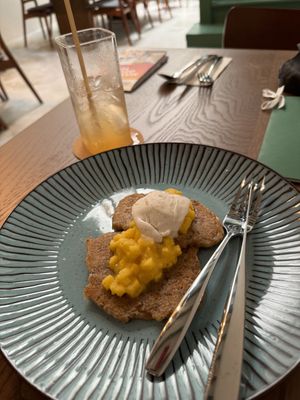 Lempeng  at Kommune Lebuh Victoria in Penang