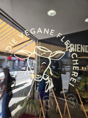 Local at Die Vegane Fleischerei - Frauenstraße in Munich