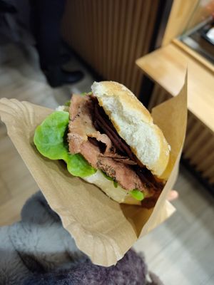 Roastbeef Sandwich at Die Vegane Fleischerei - Frauenstraße in Munich