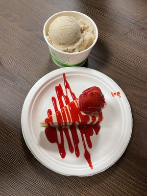 Cheesecake and churro ice cream. Eat them together you won’t regret it 😮‍💨  at El Cantaro Vegan Mexican Restaurant in Monterey