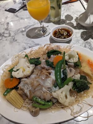 Vegetarian hor fun with bihun at Madam Kwan's - Genting Highlands in Genting Highlands