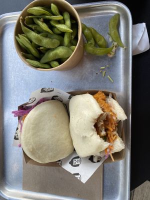Fancy (8,5/10) und Classic Tofu (10/10) Bao Bun und Edamame  at Bao Bar 1040 in Vienna