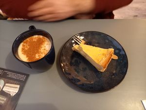 Veganer Käsekuchen at Wombats Café in Giessen