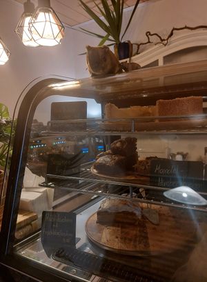 Teil des Kuchenangebots at Wombats Café in Giessen