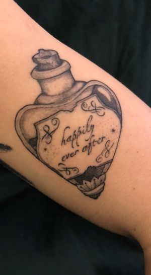 Magic potion by Sera Redwood   at Herr Fuchs & Frau Bär Tattoostudio in Berlin