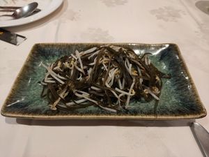 Stir-fried bean sprouts and seaweed (88) at La Giunca in Merano