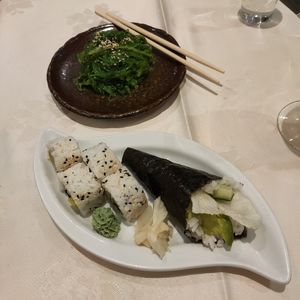 812: goma wakame (€ 4),
822: yasay temaki (€ 3.50),
829: yasay uramaki (€ 5.50) at La Giunca in Merano