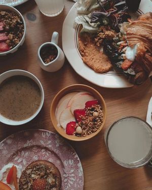 Table du brunch at Les Belles Âmes Pâtisserie in Lyon