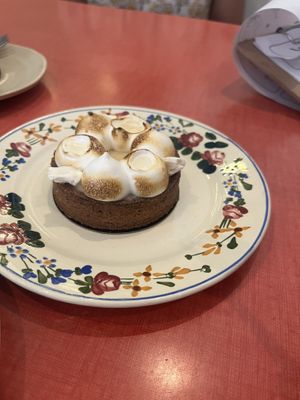   at Les Belles Âmes Pâtisserie in Lyon