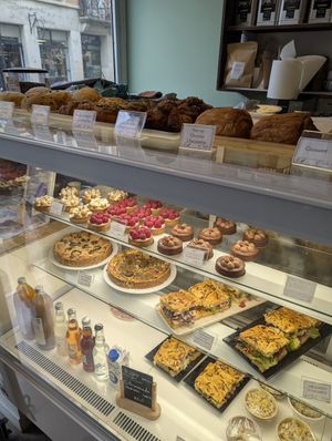 selection at Les Belles Âmes Pâtisserie in Lyon