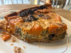 Une part de quiche au brocolis et au patate douce. at Les Belles Âmes Pâtisserie in Lyon