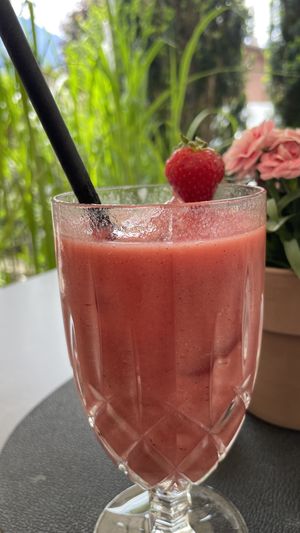 Pretty Pitaya Smoothie 🍓  at Edelweiss in Mayrhofen