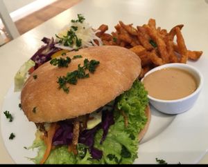 burger n sweet potatoes at Krawummel in Muenster