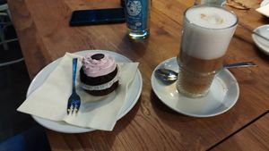 Cupcake and Lattemacchiato at Krawummel in Muenster