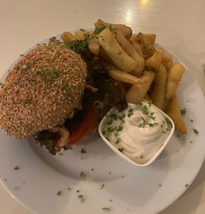 K-Burger and fries  at Krawummel in Muenster
