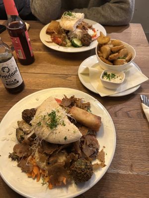 2 Krawummelteller + Wedges mit Veganer Aioli  at Krawummel in Muenster