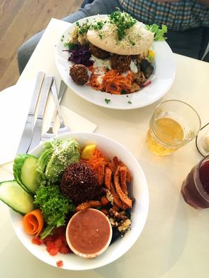 California bowl and the falafel teller  at Krawummel in Muenster