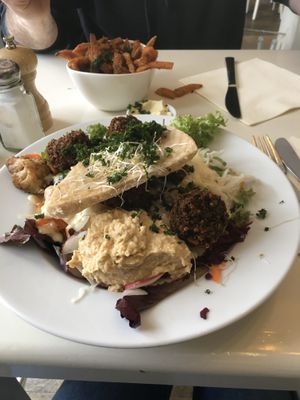 Falafel Teller at Krawummel in Muenster