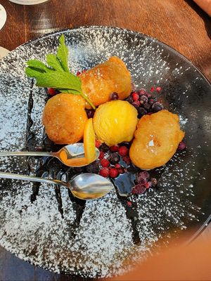 backed bananas at TO KYO in Ulm