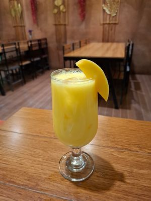 Mango smoothie at AC Palayok Restaurant in Cebu
