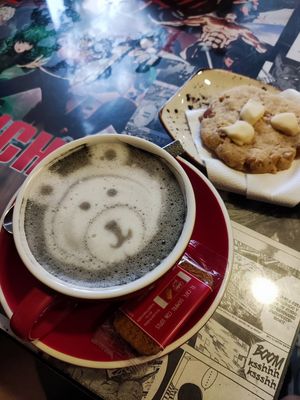Cookies, tartas y bebidas  at Cafeteria Tokio Barcelona in Barcelona
