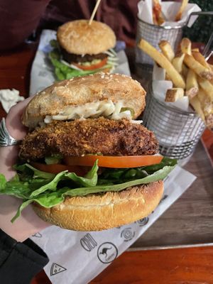 Crispy tofu burger  at De Raíz Café in Santiago