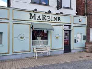 Front at Bistro MaReine in Deinze