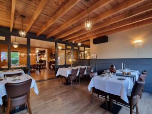Interior at the back at Bistro MaReine in Deinze