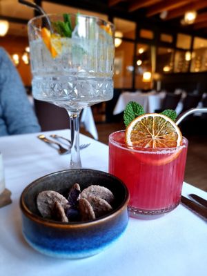 Mocktails and a small entree at Bistro MaReine in Deinze