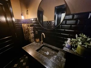 Lovely toikets with individual towels at Bistro MaReine in Deinze